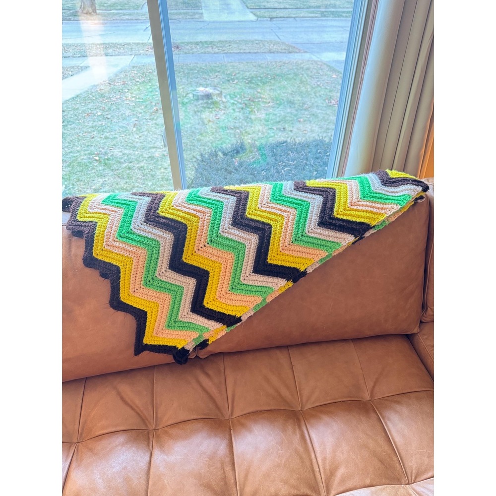 VTG Retro‎ zigzag Afghan Grandma Made Couch blanket Throw